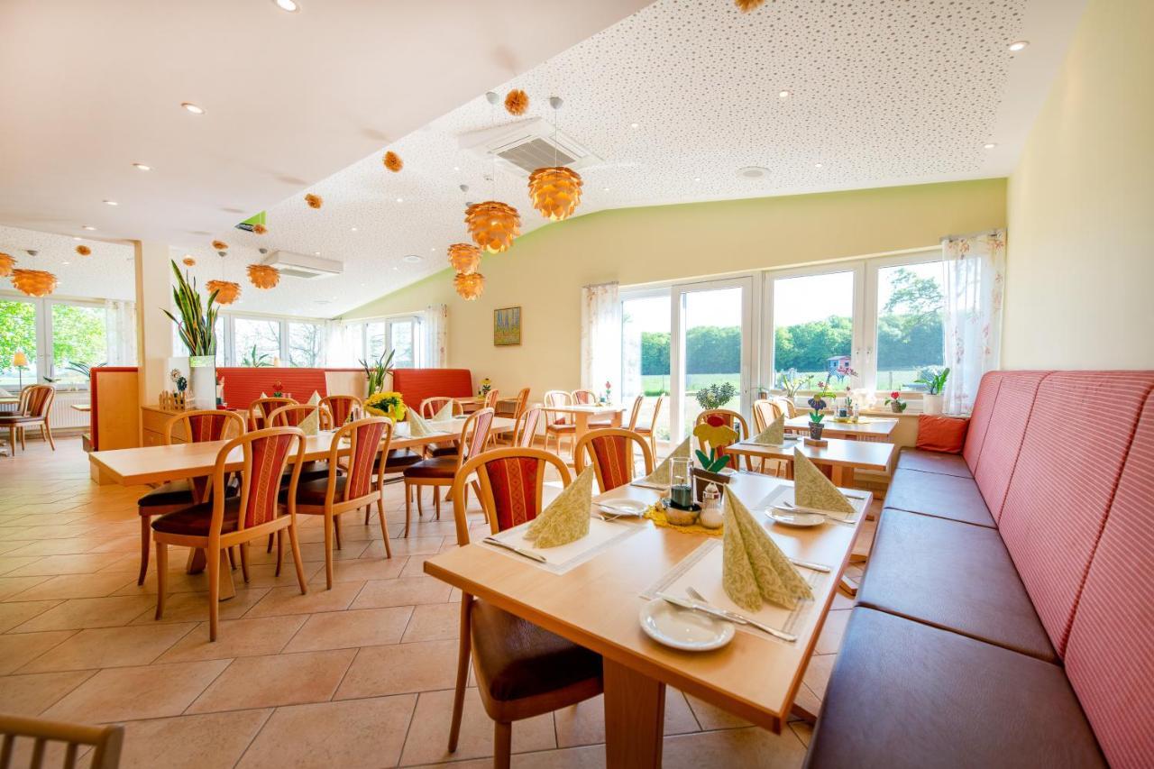 Waldesblick, Hotel-Restaurant Lahr  Ngoại thất bức ảnh